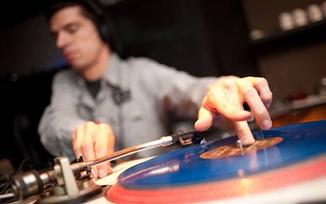 Scratching_dondiscos