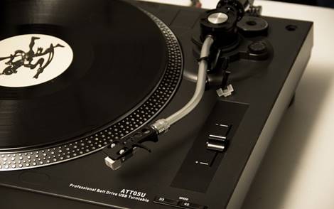 tocadiscos_attoso