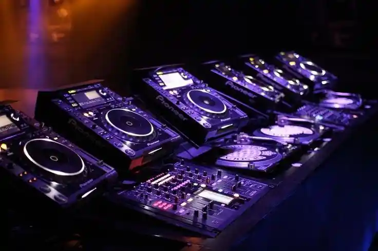 Las Mejores Mezcladoras para DJs en 2025
