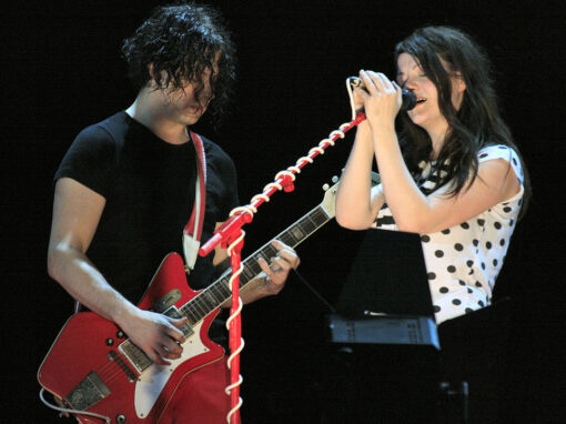 The White Stripes «Fell in Love With a Girl» (2002) The White Stripes «Fell in Love With a Girl» (2002)