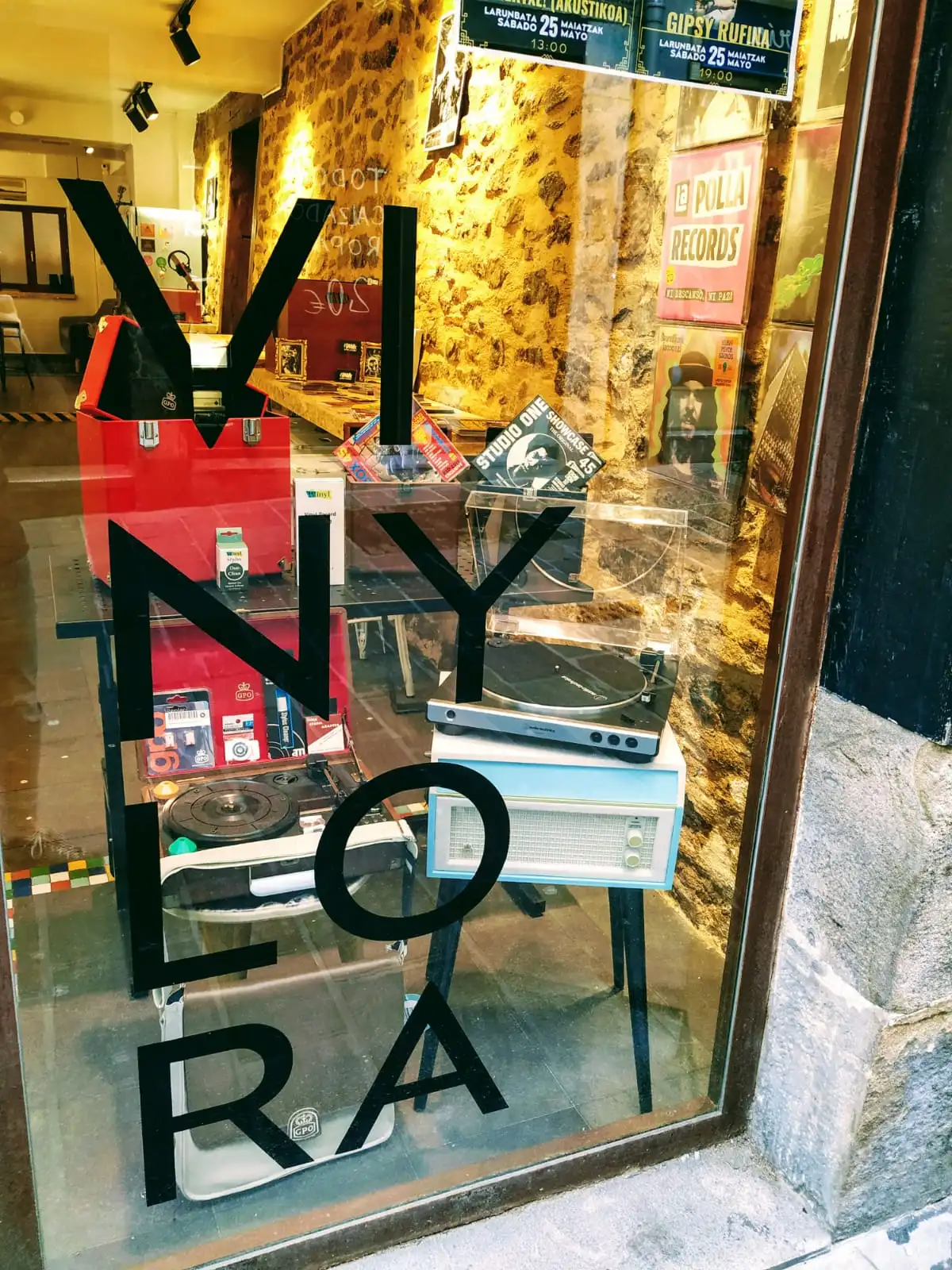 vinylora.4